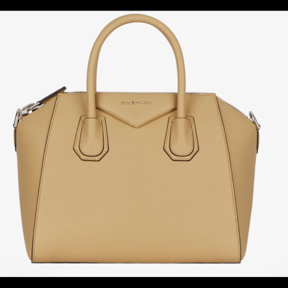 Brand new Small Antigona bag in grained leather